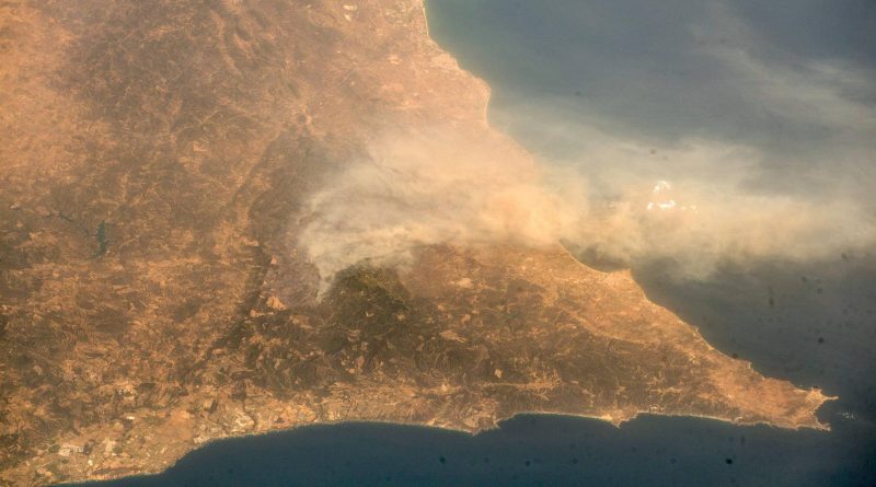 Algarve-Feuer von Monchique bis zur Weltraumstation ISS zu sehen
