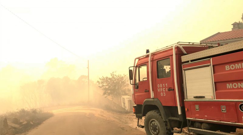 Algarve-Feuerwehr hat Waldbrand nach fünf Tagen noch nicht unter Kontrolle
